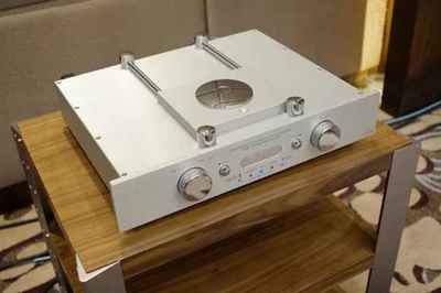 以母版工藝鑄就的聆聽藝術(shù) 專業(yè)監(jiān)聽音箱邂逅玻璃CD的極致體驗